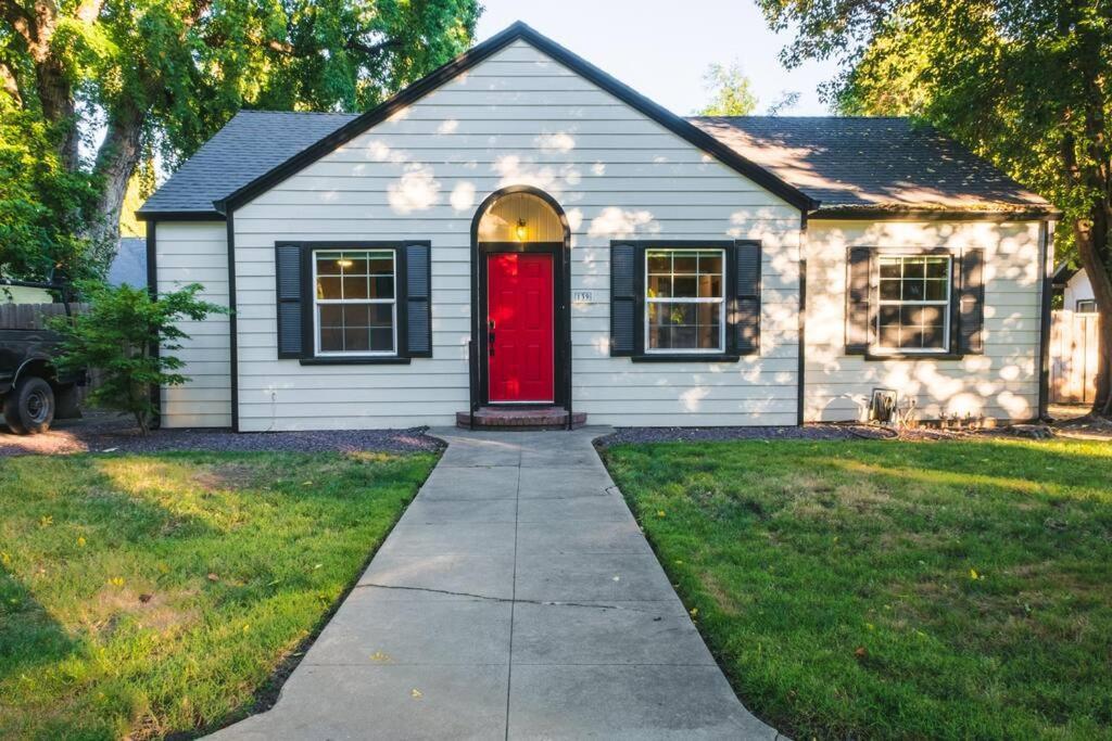 Lovely House Near Downtown, Home Away From Home! チコ エクステリア 写真