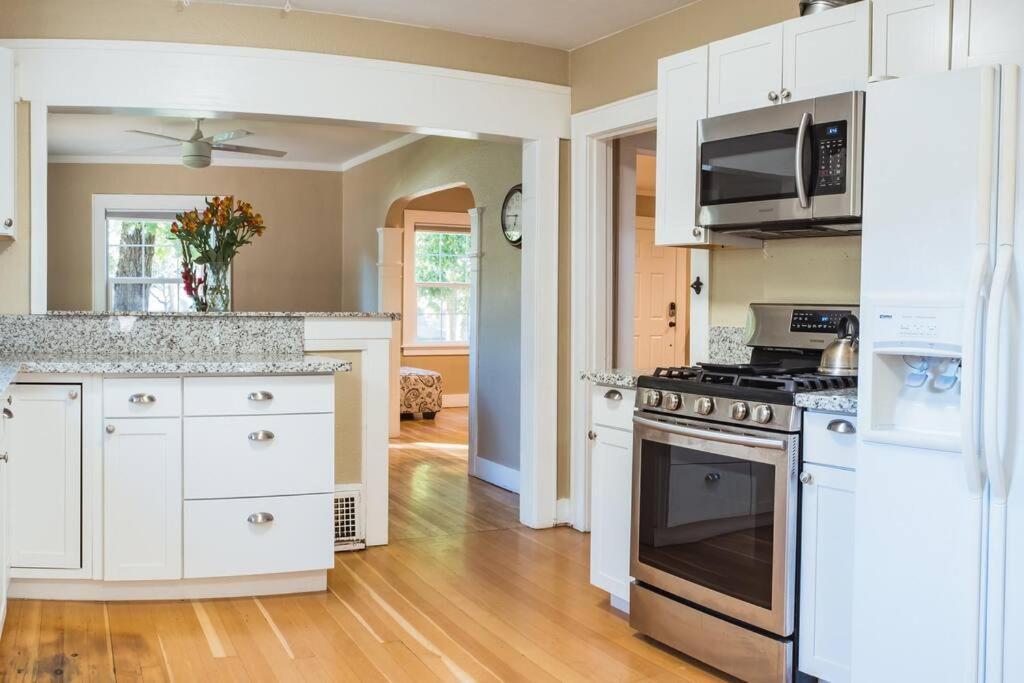 Lovely House Near Downtown, Home Away From Home! チコ エクステリア 写真
